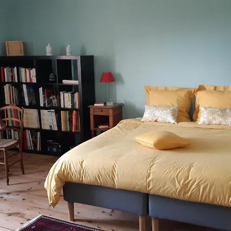 D'hotes Les Jardins De La Cathedrale 住宿加早餐酒店